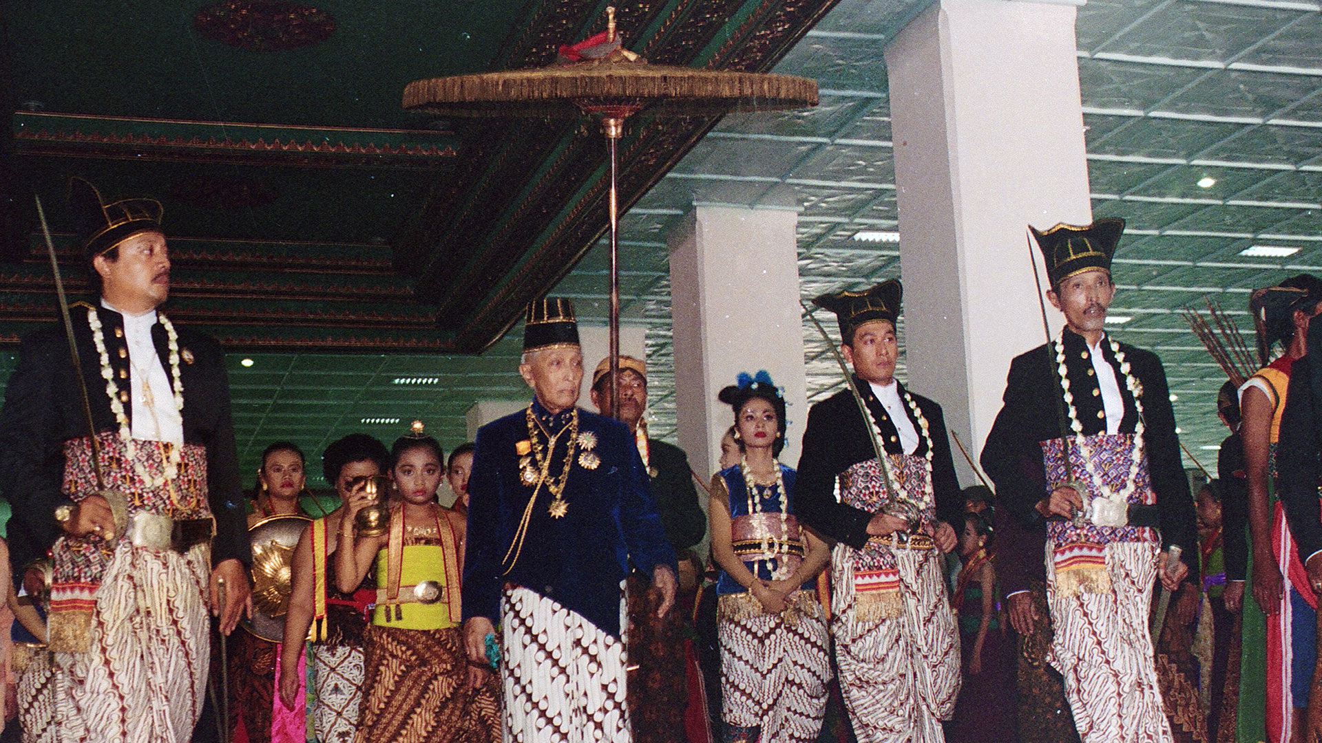 Paku Buwono XII, Berjuang Untuk Sebuah Eksistensi